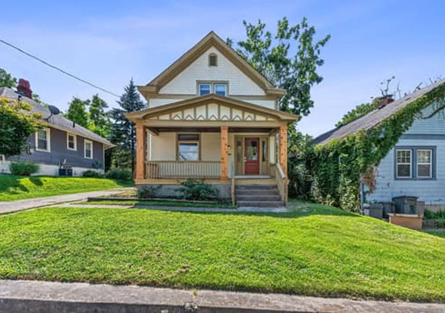 Cheviot- Adorable 3 Bed 2 Bath — Photo 2