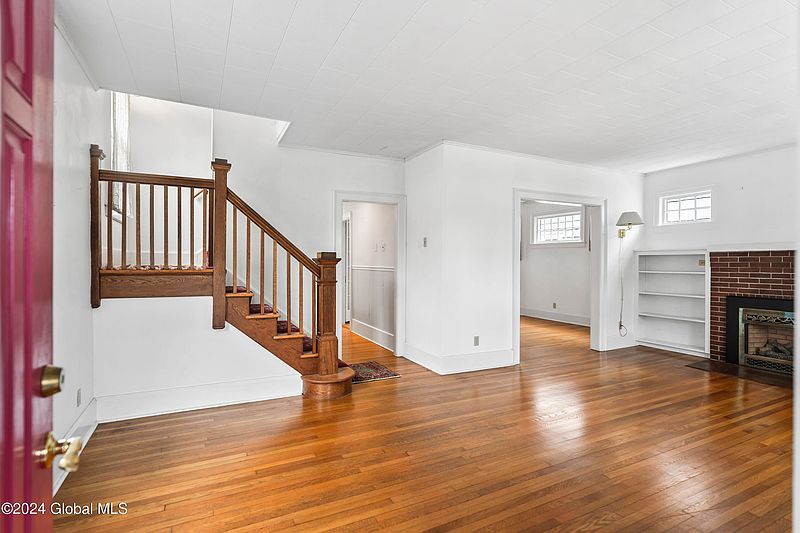 4th image of 1044 Lexington Avenue