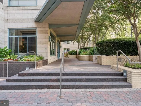 851 N Glebe Rd APT 1812, Arlington, VA 22203