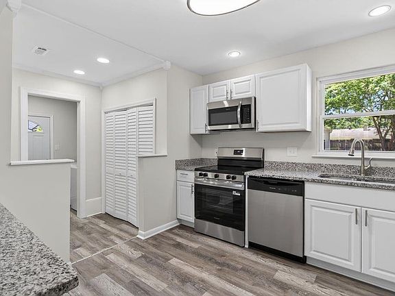 3rd image of 341 Malden Ln