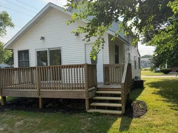 335 S Pleasant St, Watervliet, MI 49098