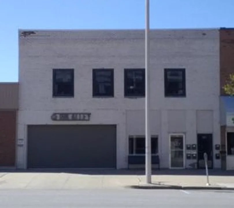 327 S 11th St