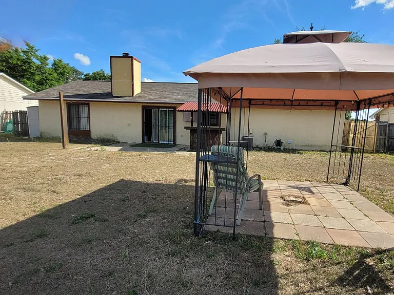 1418 Lamplighter Way — Photo 3