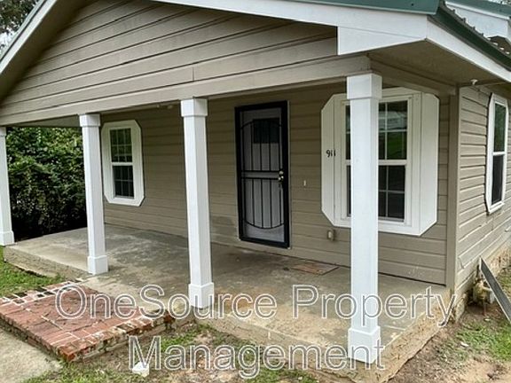 2nd image of 911 7th St