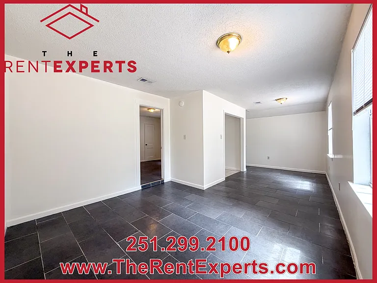 704 Louise Dr W — Photo 10