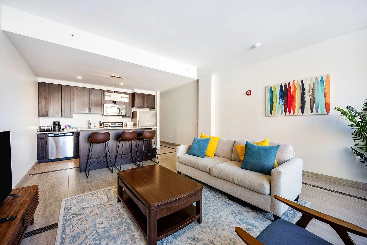 2 bed, 2.0 bath, 1291 sqft, $9,763 — Photo 2