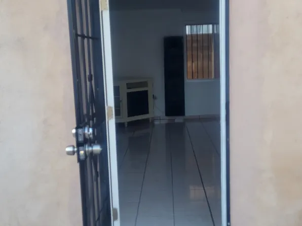 7820 Troost Ave #2, North Hollywood, CA 91605