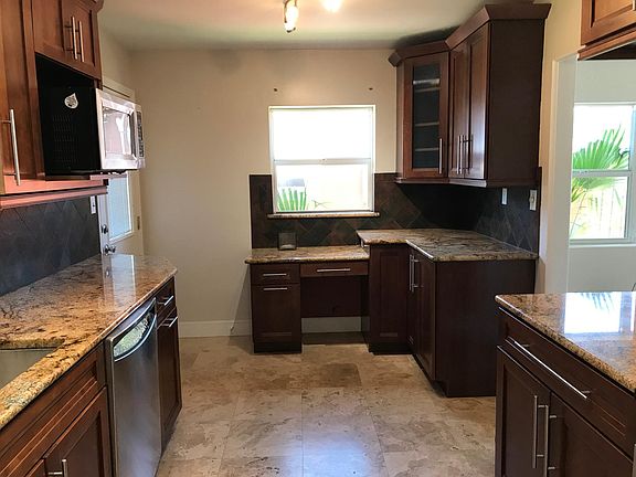 5th image of 765 Canovia Ave