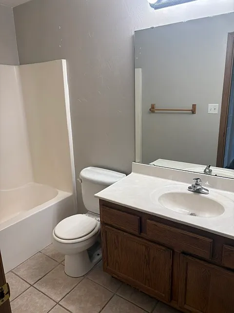 1 bed, 1000 sqft, $1,050 — Photo 4