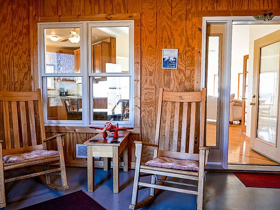 5th image of 198 W Lake Dr