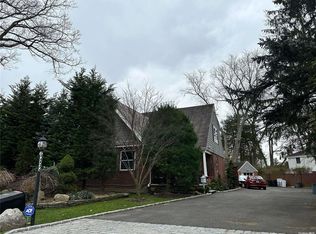 252 Jericho Tpke, Westbury, NY 11590