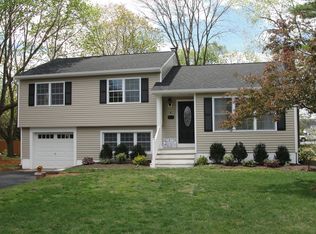 4 Coronet Ave, Lincroft, NJ 07738