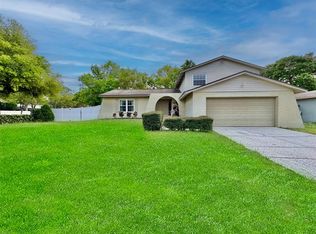 4015 Briarlake Dr, Valrico, FL 33596