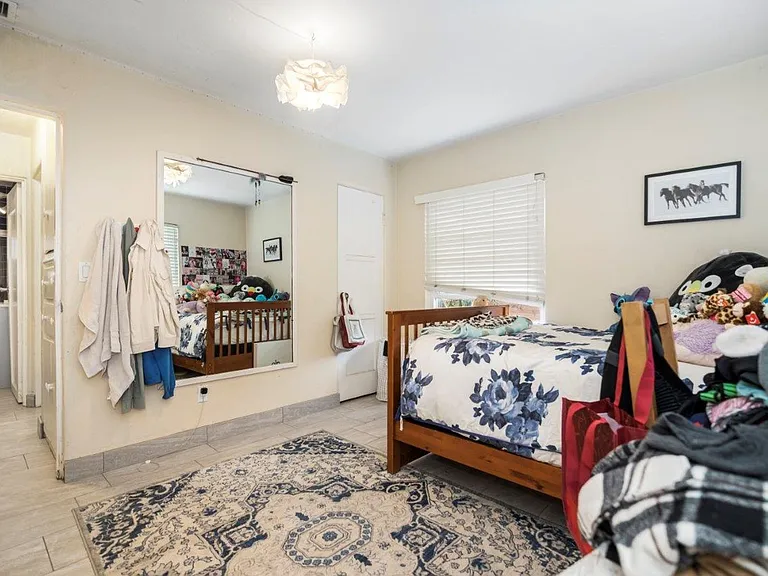 608 N Rios Ave — Photo 21