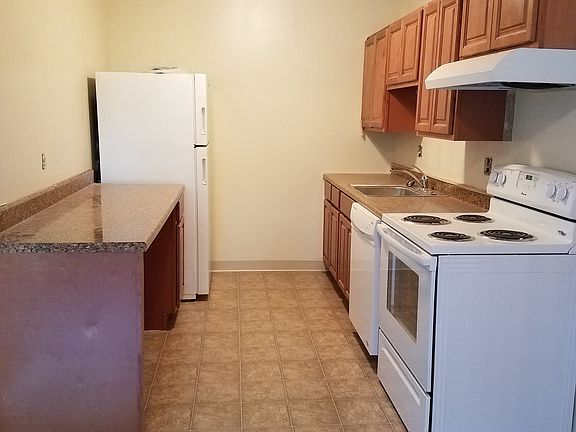 2nd image of 1673 Cedar Ave APT 304