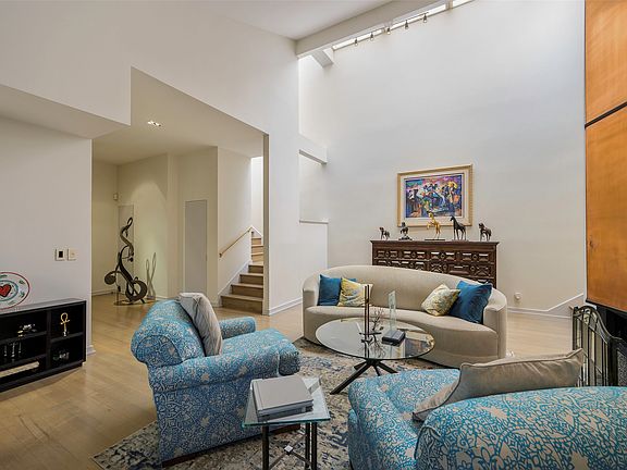 2nd image of 4053 Travis St