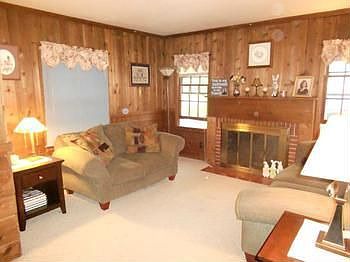 Plenty of room in this 17x13 living room.