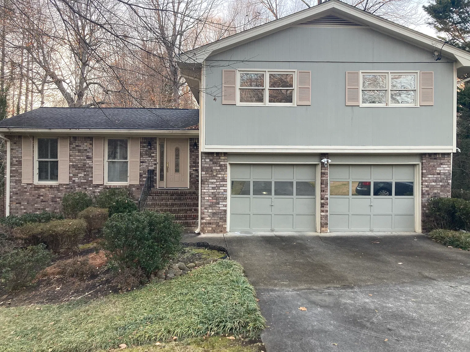 3 bed, 2.5 bath, 2177 sqft, $3,200 — Photo 1