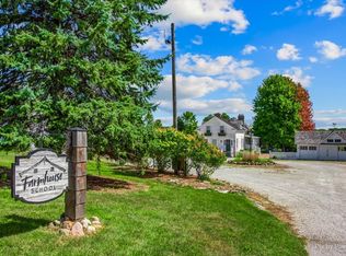 3N369 Lafox Rd, St Charles, IL 60175