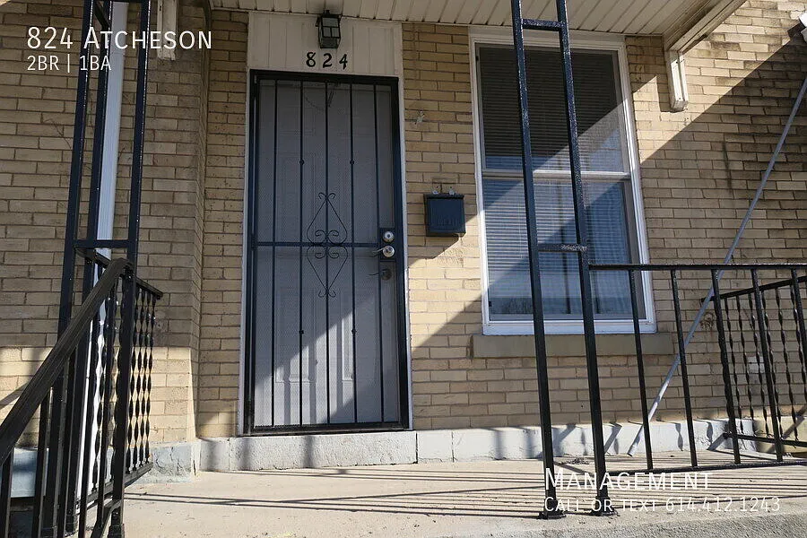 Newly Renovated Townhome with Quality Modern Finishes — Photo 3