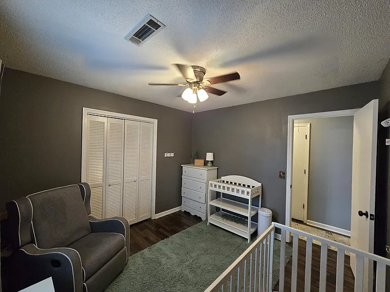 637 Sierra St — Photo 22