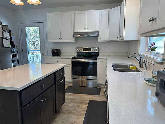 5th image of 63 Webster Rd