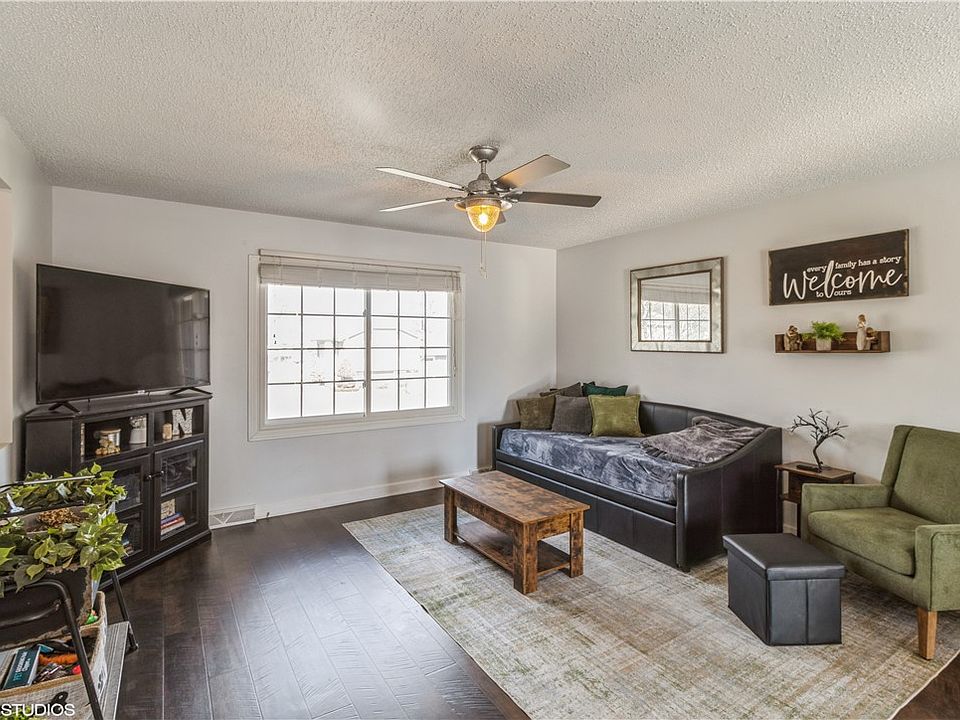 708 NE 4th St, Grimes, IA 50111 Zillow