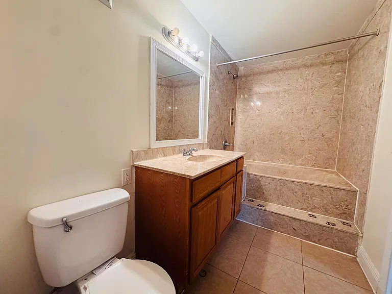 7 Crossings Cir #G — Photo 10