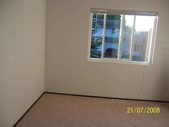 4th image of 6323 49th Dr NE