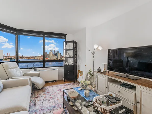 630 First Avenue image 4 of 24