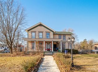 704 N Spring St, Elgin, IL 60120