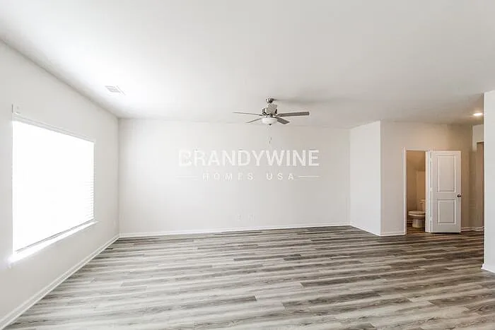 148 Avondale Blvd — Photo 3