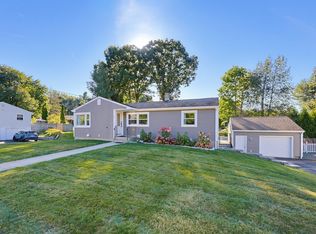7 Phoenix Rd, Auburn, MA 01501