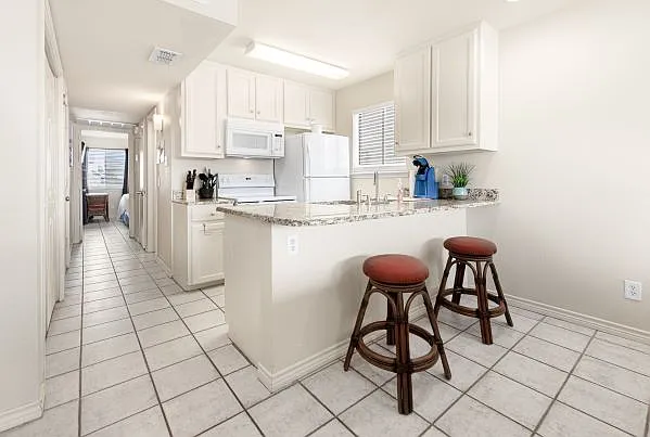 1 bed, 634 sqft, $1,500 — Photo 3