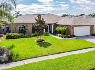 1611 Oracle Dr, Ruskin, FL 33573