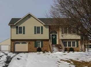 828 Harmon Cir, Roanoke, VA 24019