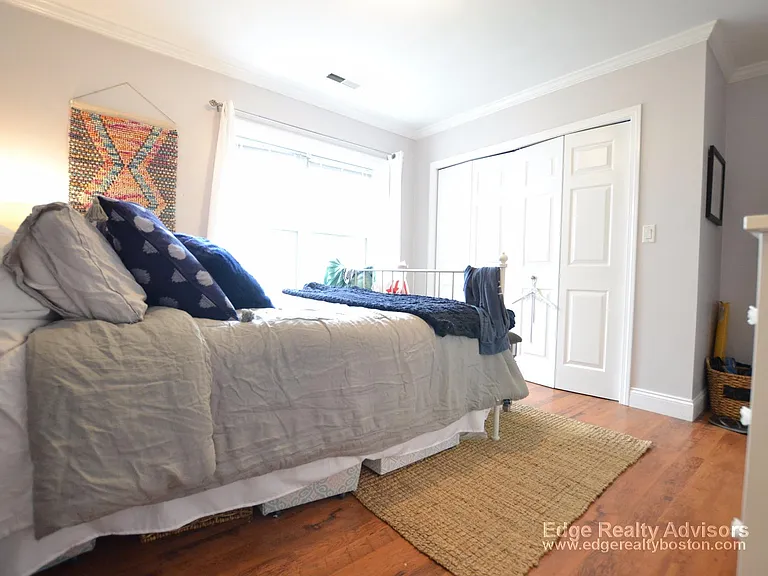 140 Newton St #4 — Photo 7