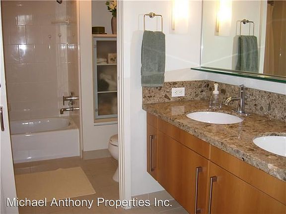 4th image of 321 10th Ave Unit 1007