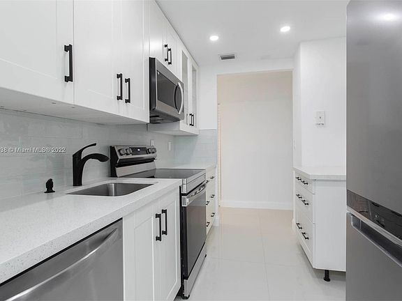 4th image of 17570 Atlantic Blvd APT 101