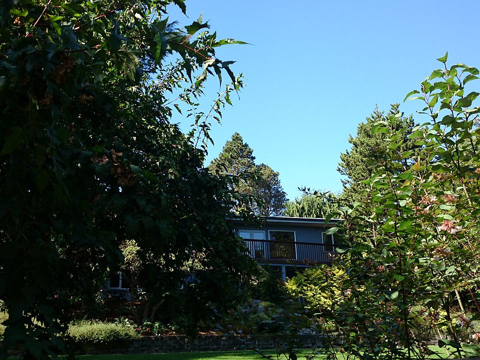2nd image of 6127 NE Keswick Dr