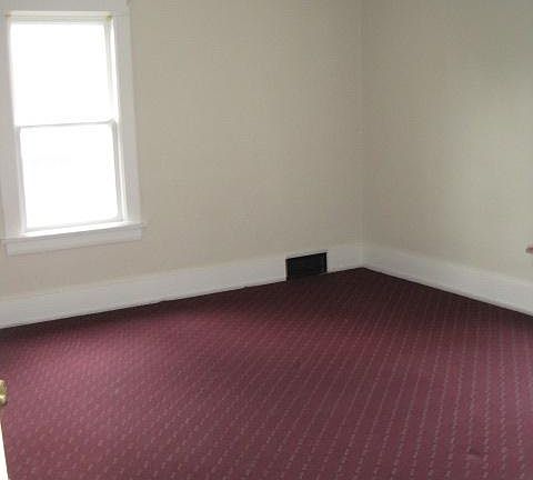 5th image of 512 1/2 E Exchange St