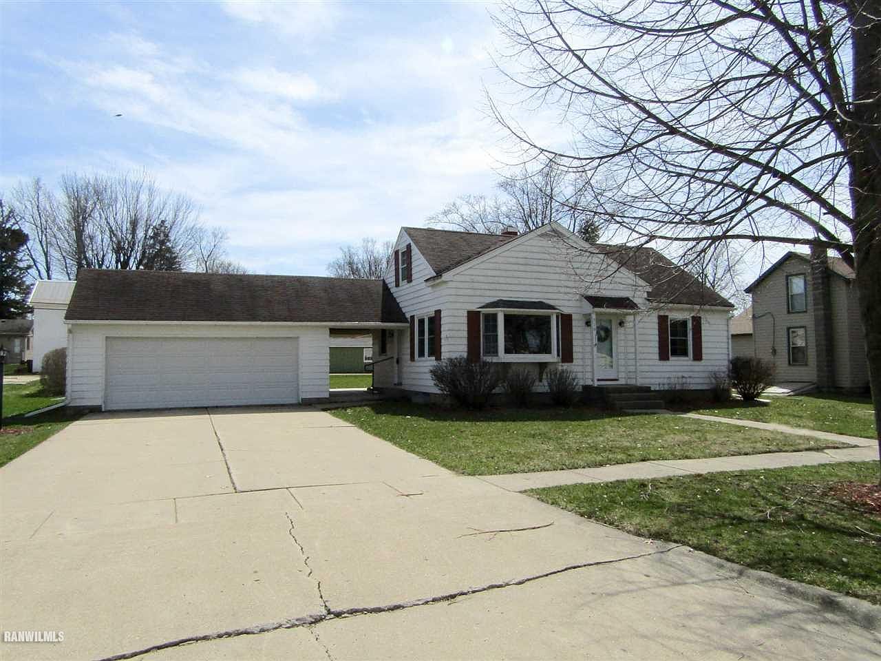 710 E Locust St, Lanark, IL 61046 Zillow