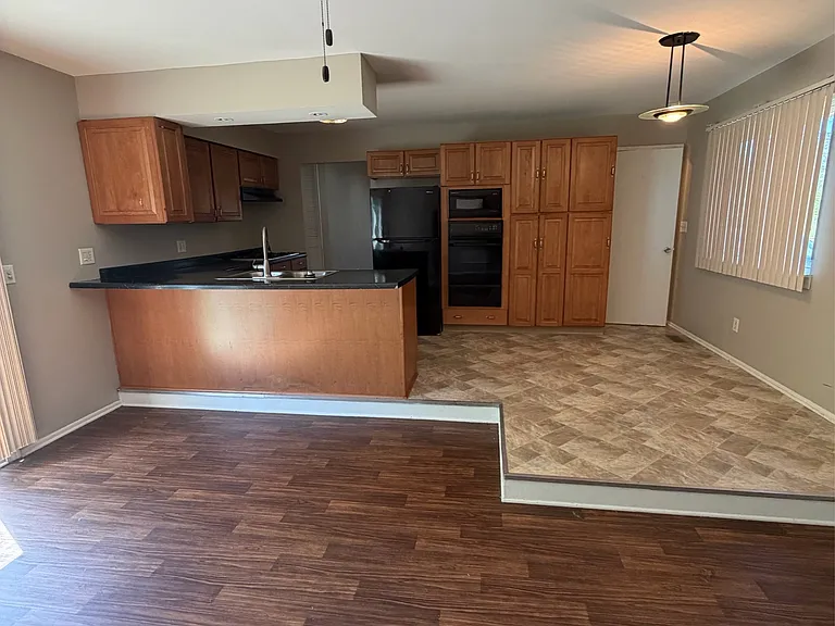 3318 W Jolly Rd — Photo 25