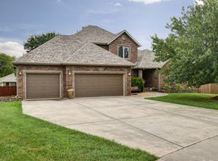 2406 S Driftwood Ct, Springfield, MO 65807