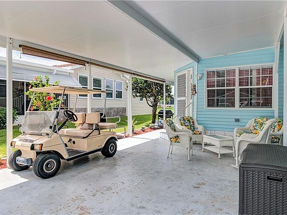 4th image of 482 Papaya Cir