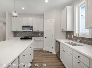 11650 32nd St N, Lake Elmo, MN 55042