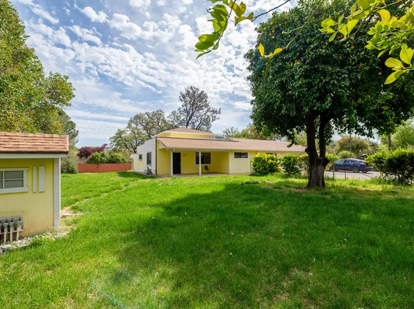 2855 Henderson Rd, Redding, CA 96002