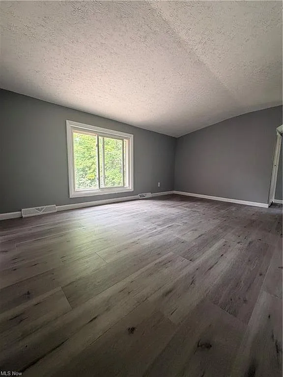 1 bed, $1,099 — Photo 4