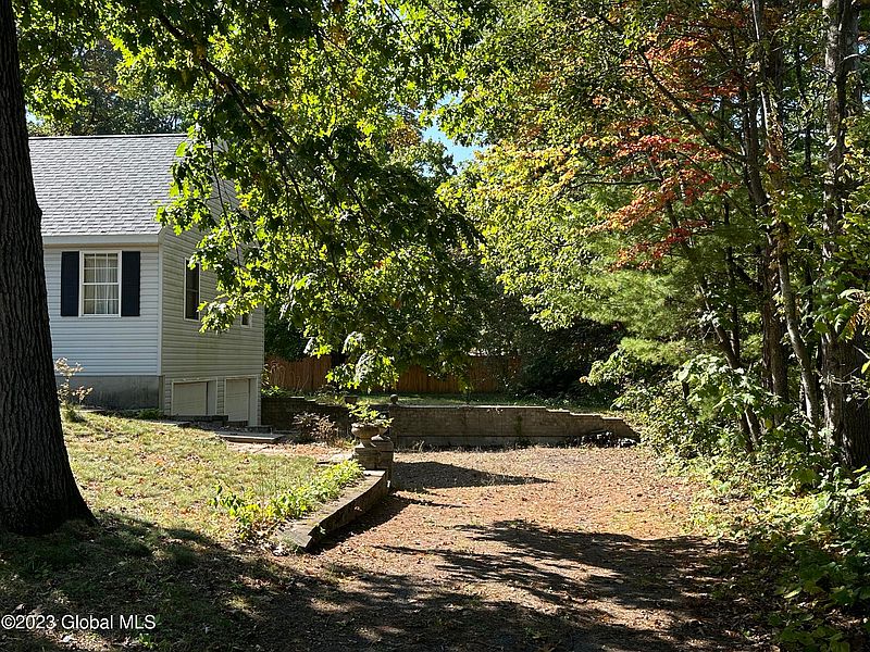 3rd image of 16 Kimberly Lane