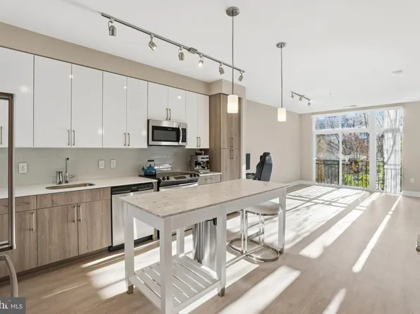 145 Riverhaven Dr #245, National Harbor, MD 20745